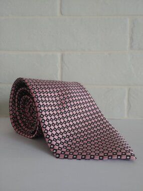 Fabio Fazio 100% silk hand made tie pink with black and white geometric pattern